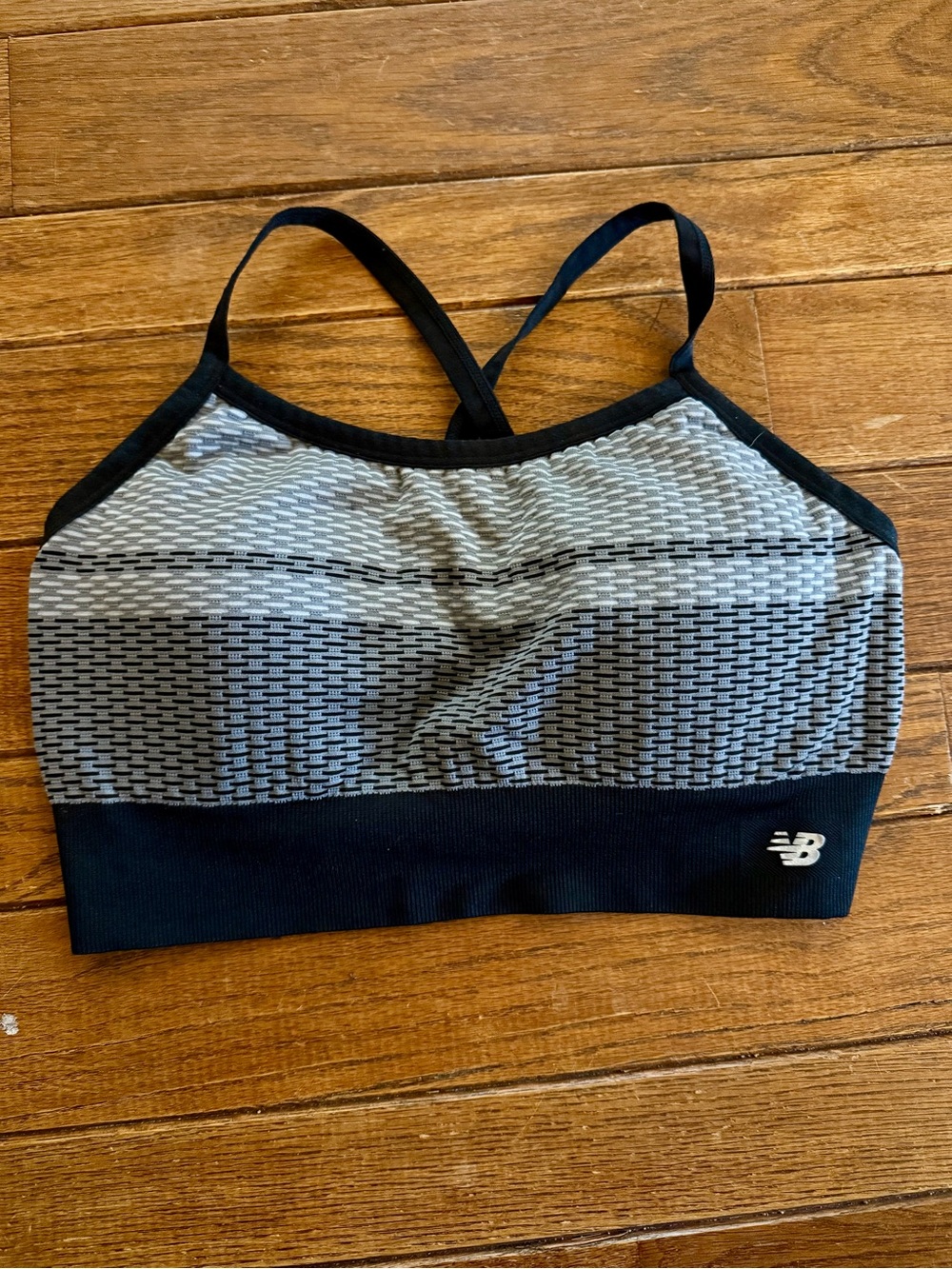 New Balance Black & Gray Patterned Seamless Sports Bra